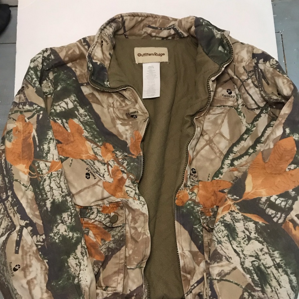 Outfitters Ridge youth camo jacket size XL (16/18)